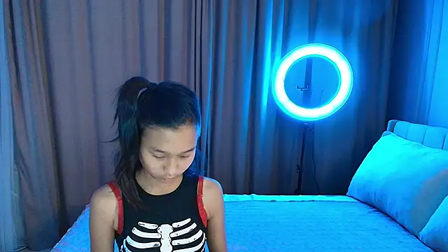 Snapshot of lihnpham chatting on 11-18-25, 07:07 lihnpham online show from 11-18-25, 07:07