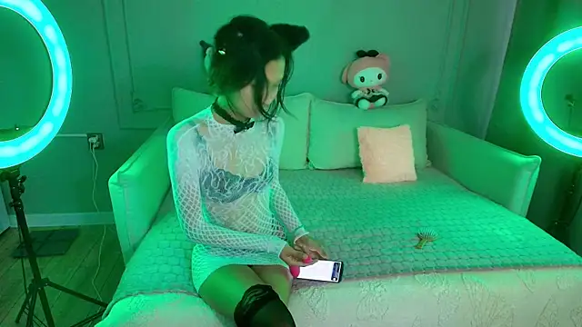 Snapshot of lihnpham chatting on 12-19-25, 03:24 lihnpham online show from 12-19-25, 03:24