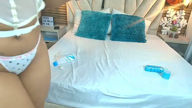 Snapshot of KimberlyFox_t chatting on 01-06-26, 07:39 KimberlyFox t online show from 01-06-26, 07:39