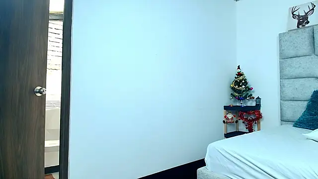 Snapshot of KimberlyFox_t chatting on 01-09-26, 12:30 KimberlyFox t online show from 01-09-26, 12:30