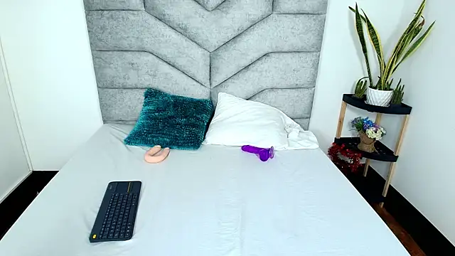 Snapshot of KimberlyFox_t chatting on 01-17-26, 01:38 KimberlyFox t online show from 01-17-26, 01:38