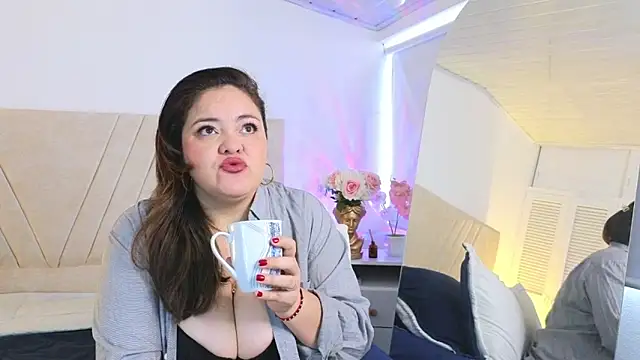 Snapshot of NatashaBlade_ chatting on 11-26-25, 11:44 NatashaBlade online show from 11-26-25, 11:44