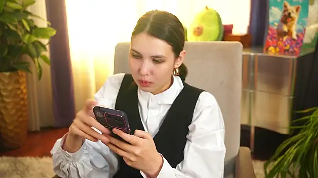 Snapshot of JanyceGrzyb chatting on 11-04-25, 04:00 JanyceGrzyb online show from 11-04-25, 04:00