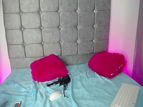 Snapshot of chayli_x chatting on 11-04-25, 08:19 chayli x online show from 11-04-25, 08:19