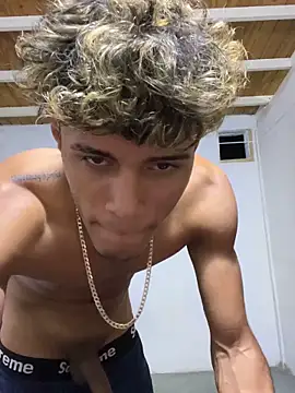 Snapshot of meliodas_23cm chatting on 02-08-26, 04:49 meliodas 23cm online show from 02-08-26, 04:49