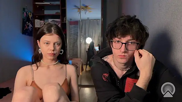 Snapshot of t_files_x chatting on 02-06-26, 04:43 t files x online show from 02-06-26, 04:43