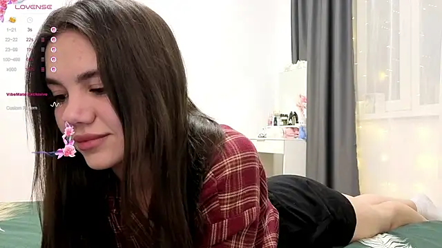 Snapshot of Priscillla_Cute chatting on 02-24-26, 08:40 Priscillla Cute online show from 02-24-26, 08:40