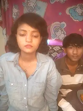 Snapshot of Freakingromance chatting on 02-25-26, 12:04 Freakingromance online show from 02-25-26, 12:04