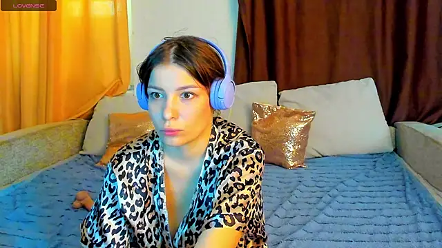 Eva purrr  online show from 11-26-25, 08:37