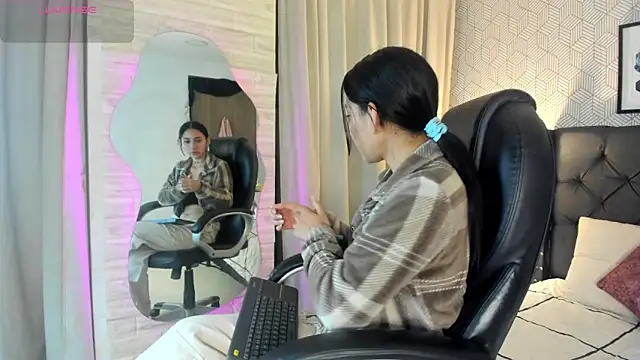 valentina  desire online show from 05-30-26, 11:40