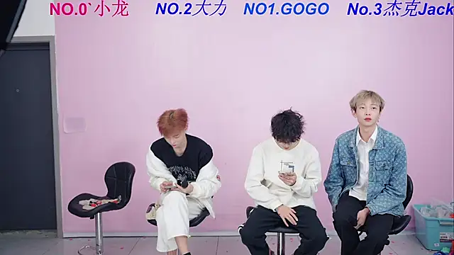 Beautifulboys-999 online show from 11-30-25, 06:50