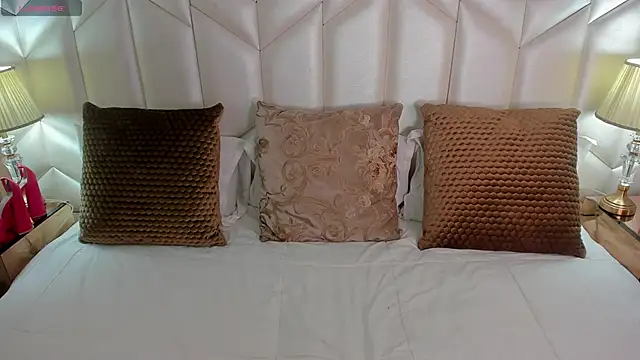 Bella  carther online show from 11-10-25, 02:27