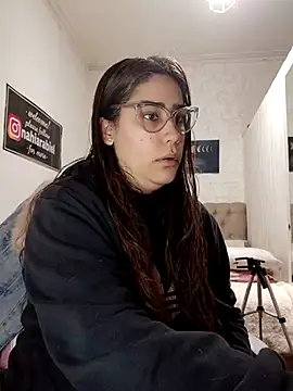 Snapshot of nahiarabiel33 chatting on 06-25-26, 07:29 nahiarabiel33 online show from 06-25-26, 07:29