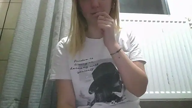 Snapshot of dirty_sasha00 chatting on 01-10-26, 03:52 dirty sasha00 online show from 01-10-26, 03:52