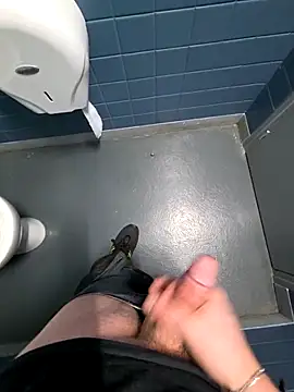 Snapshot of seulementme chatting on 03-20-26, 08:52 seulementme online show from 03-20-26, 08:52