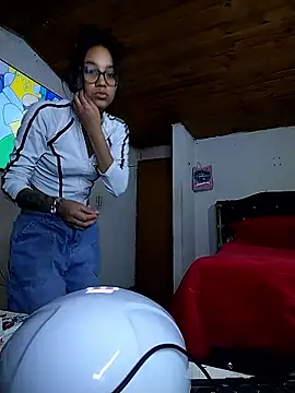 Snapshot of lyam_ebony_ chatting on 01-12-26, 03:34 lyam ebony online show from 01-12-26, 03:34