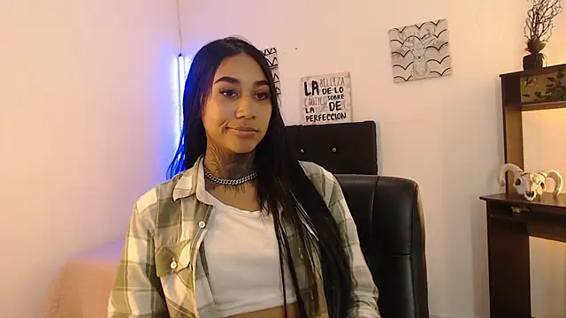 Snapshot of lyam_ebony_ chatting on 02-11-26, 07:52 lyam ebony online show from 02-11-26, 07:52