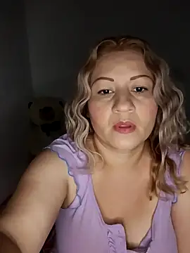 Snapshot of Karoline_milf_hot chatting on 11-12-25, 03:40 Karoline milf hot online show from 11-12-25, 03:40