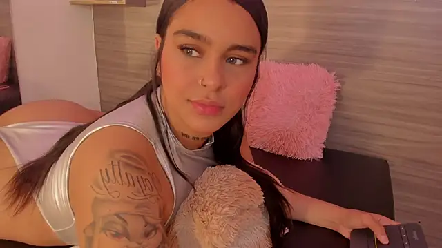 Snapshot of Taylor_walton chatting on 11-28-25, 12:19 Taylor walton online show from 11-28-25, 12:19