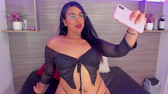 Snapshot of Taylor_walton chatting on 01-13-26, 07:52 Taylor walton online show from 01-13-26, 07:52