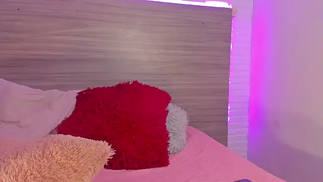 Snapshot of Taylor_walton chatting on 02-11-26, 12:32 Taylor walton online show from 02-11-26, 12:32