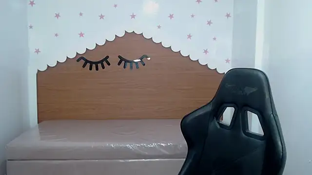 scarlett percy t online show from 11-20-25, 07:46