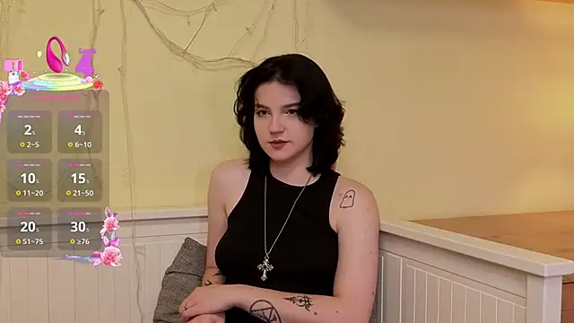 Snapshot of LatinaHuguenin chatting on 11-27-25, 07:10 LatinaHuguenin online show from 11-27-25, 07:10