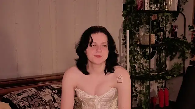 Snapshot of LatinaHuguenin chatting on 01-12-26, 07:08 LatinaHuguenin online show from 01-12-26, 07:08