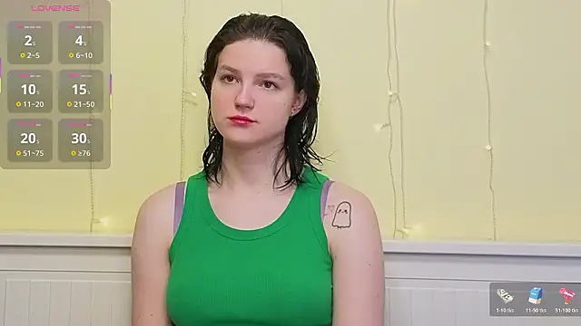 Snapshot of LatinaHuguenin chatting on 01-19-26, 07:23 LatinaHuguenin online show from 01-19-26, 07:23