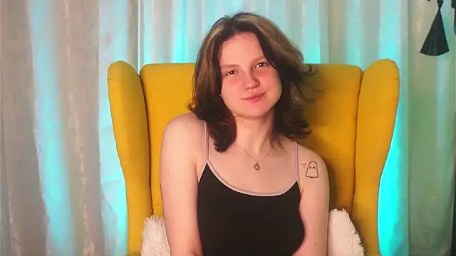 Snapshot of LatinaHuguenin chatting on 03-08-26, 07:06 LatinaHuguenin online show from 03-08-26, 07:06