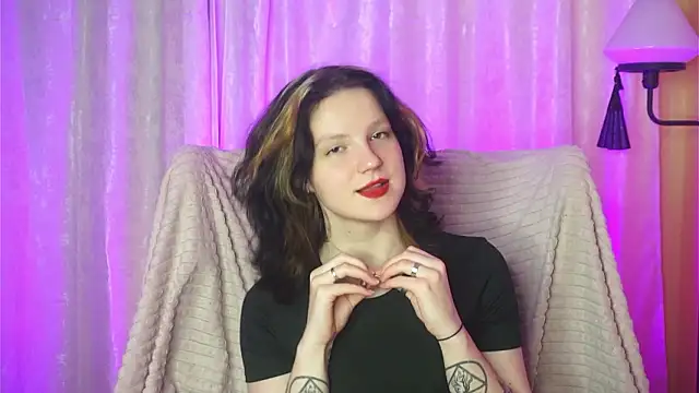 Snapshot of LatinaHuguenin chatting on 03-12-26, 07:09 LatinaHuguenin online show from 03-12-26, 07:09