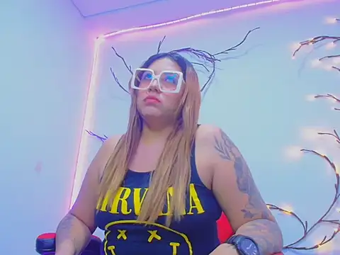 Isa Boom online show from 11-04-25, 08:41