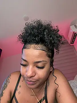 Snapshot of Irishottt chatting on 05-20-26, 03:34 Irishottt online show from 05-20-26, 03:34