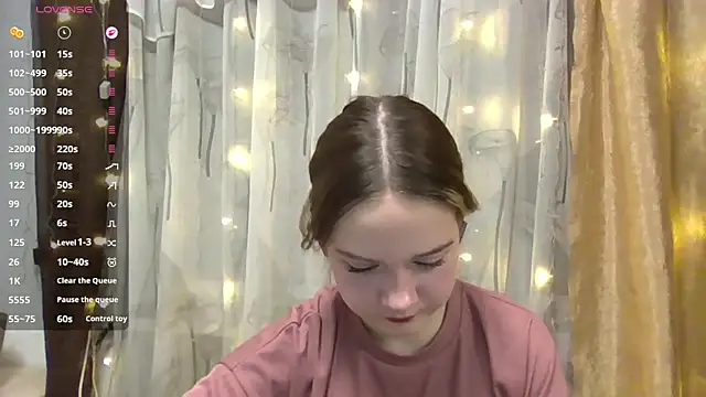 Snapshot of AlissaGerardo chatting on 12-02-25, 02:12 AlissaGerardo online show from 12-02-25, 02:12