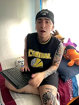 Snapshot of Nesukke chatting on 11-05-25, 04:40 Nesukke online show from 11-05-25, 04:40