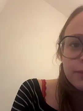 YoungNoraa online show from 11-05-25, 04:51