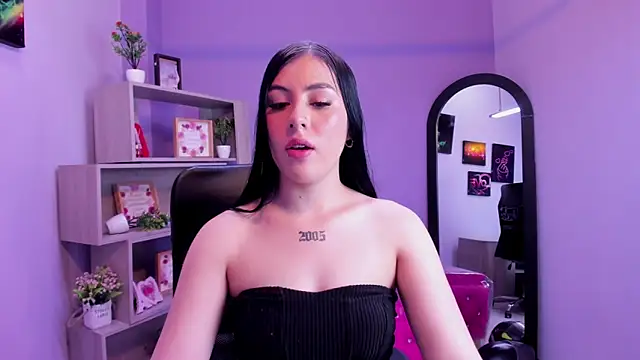 Snapshot of Victoria_14 chatting on 11-24-25, 05:45 Victoria 14 online show from 11-24-25, 05:45