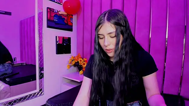 Snapshot of Victoria_14 chatting on 02-20-26, 03:14 Victoria 14 online show from 02-20-26, 03:14