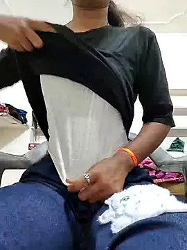 Isha kumari 69 online show from 02-21-26, 03:57