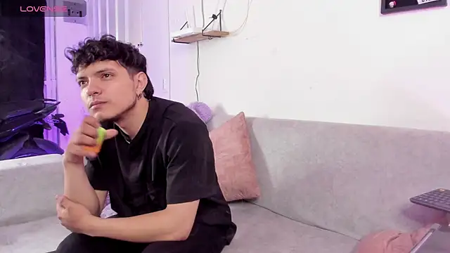 MidNightTouch-21 online show from 11-19-25, 04:34