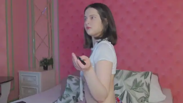 Ruby de Cherry online show from 06-15-26, 12:51