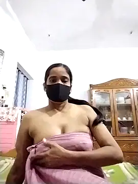 Snapshot of Fast_lady chatting on 11-24-25, 02:22 Fast lady online show from 11-24-25, 02:22