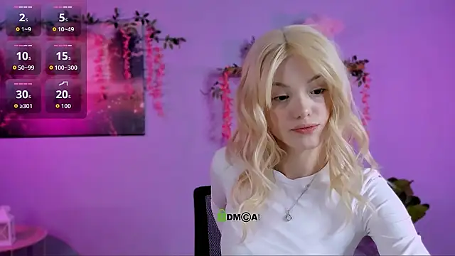 Snapshot of mia_starrr_ chatting on 01-17-26, 08:01 mia starrr online show from 01-17-26, 08:01