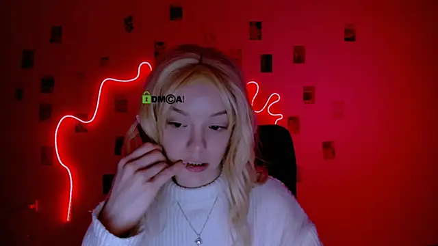 Snapshot of mia_starrr_ chatting on 02-08-26, 08:12 mia starrr online show from 02-08-26, 08:12