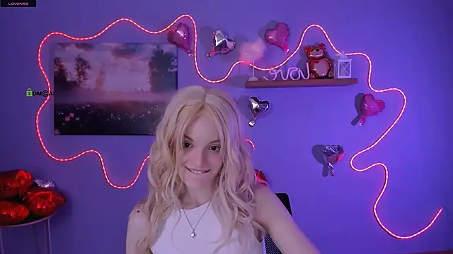 Snapshot of mia_starrr_ chatting on 02-22-26, 07:56 mia starrr online show from 02-22-26, 07:56