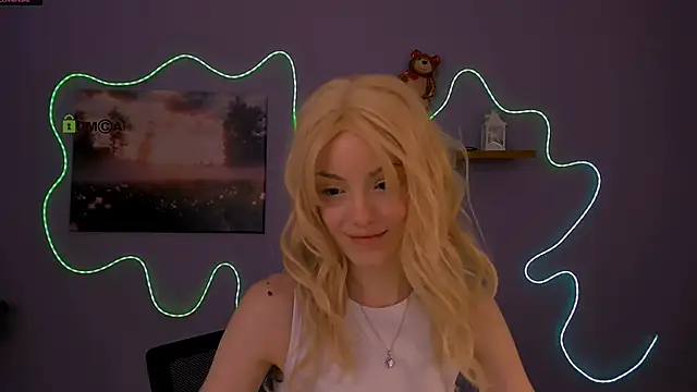 Snapshot of mia_starrr_ chatting on 03-07-26, 07:55 mia starrr online show from 03-07-26, 07:55