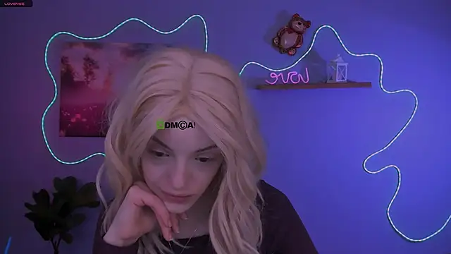 Snapshot of mia_starrr_ chatting on 03-10-26, 07:41 mia starrr online show from 03-10-26, 07:41