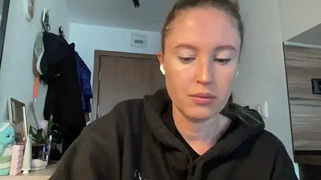 Snapshot of Ameli8 chatting on 11-29-25, 09:56 Ameli8 online show from 11-29-25, 09:56