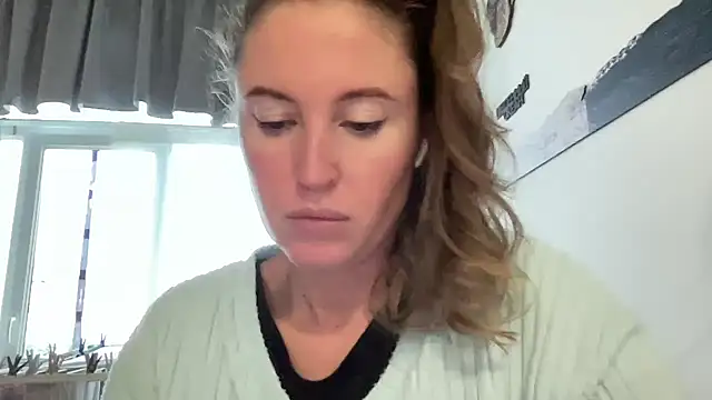 Snapshot of Ameli8 chatting on 12-20-25, 12:12 Ameli8 online show from 12-20-25, 12:12