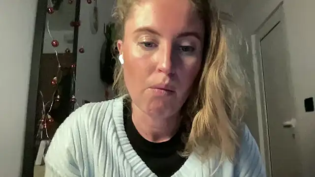 Snapshot of Ameli8 chatting on 01-16-26, 07:07 Ameli8 online show from 01-16-26, 07:07